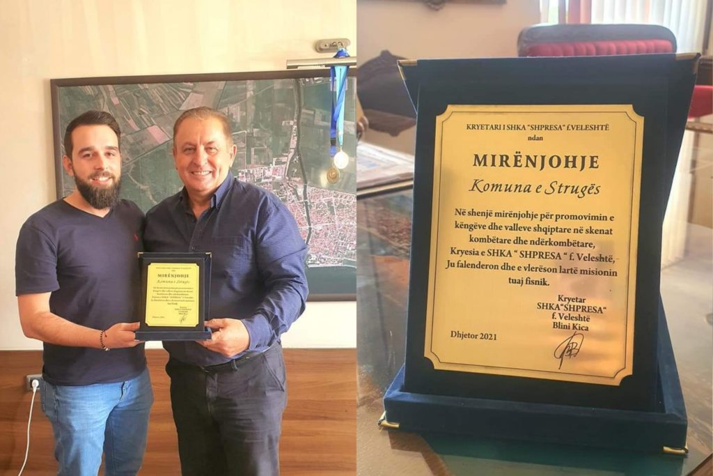 Për 40 vjetorin e themelimit të SHKA “SHPRESA”-Veleshtë, Blini Kica i dhuron mirënjohje Ramis Merkos (FOTO)