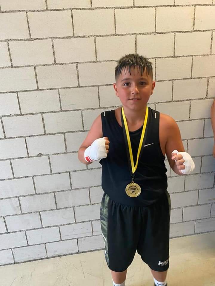 Dijon Sula, boksieri 10 vjeçar nga Tateshi i Poshtëm shpallet kampion në Zurich të Zvicrës (FOTO)