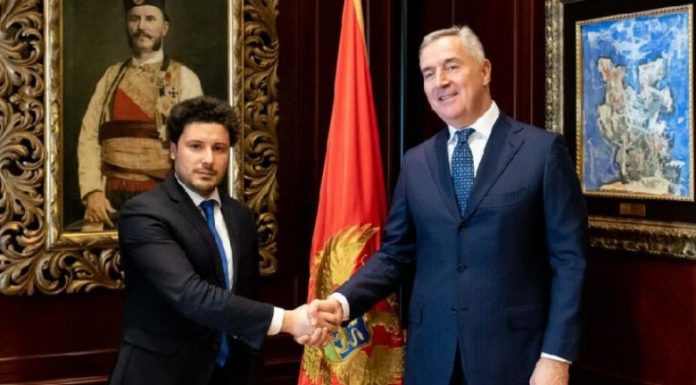 Nuk bie qeveria e Malit të Zi, Abazoviq dhe Gjukanoviq tejkalojnë mosmarrëveshjet