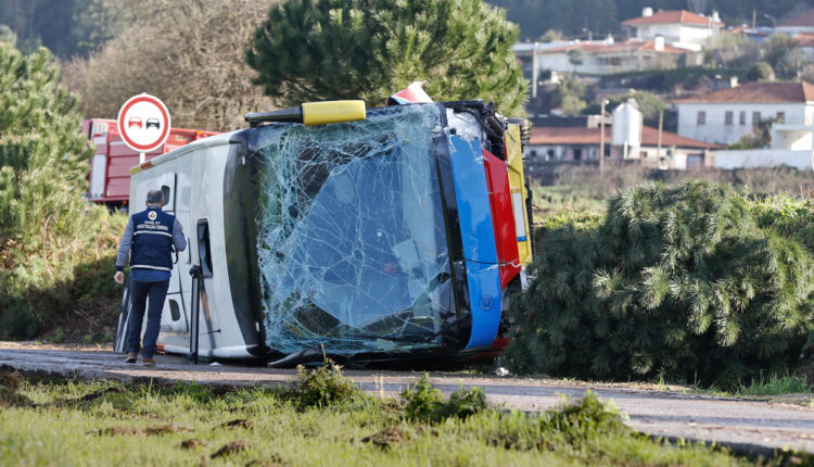 Edhe një tragjedi/Autobusi me turistë përplaset me një makinë të parkuar në Bullgari, katër të vdekur dhe tetë të plagosur