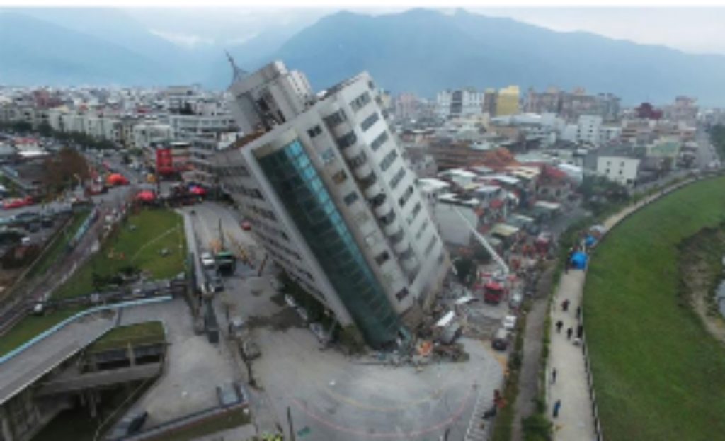 Tërmet i fuqishëm në Tajvan, lëshohet paralajmërimi për cunami