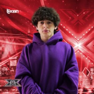 Kastriot Malo (Kevin) një super yll nga Ladorishti që po shkëlqen në “X Factor Albania”, është finalisti i “Kategoria e Djemve” (VIDEO)