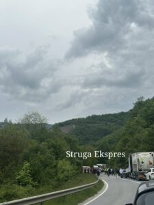 LAJMI I FUNDIT/ Aksident i rëndë në Botun, rruga Strugë-Kërçovë (FOTO)